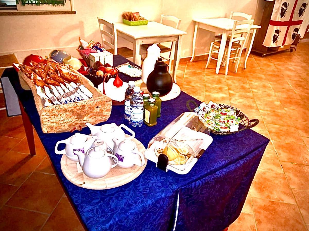 L'Oasi Di Chia Bed & Breakfast Exterior foto