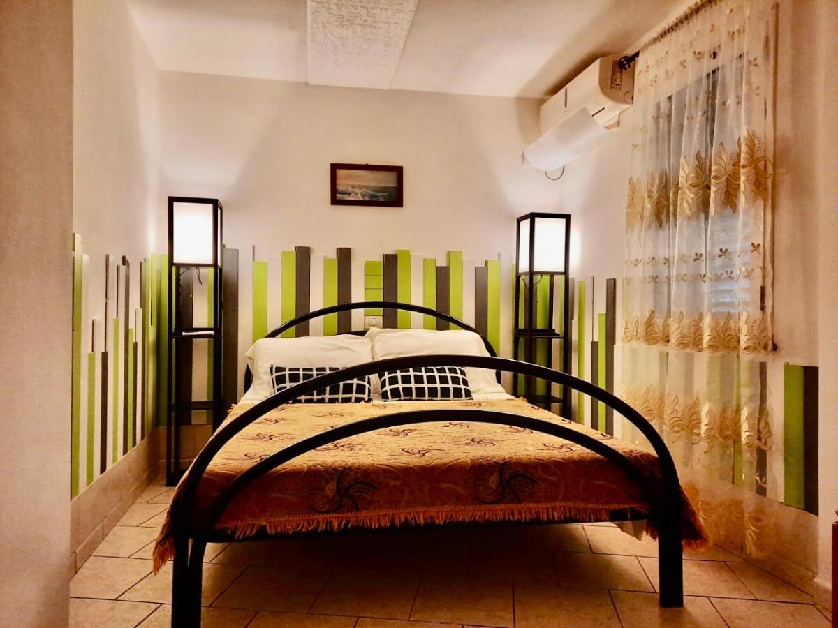 L'Oasi Di Chia Bed & Breakfast Exterior foto