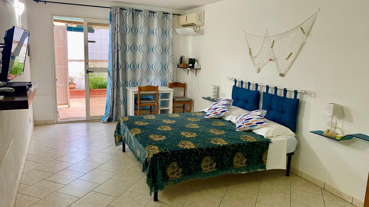 L'Oasi Di Chia Bed & Breakfast Exterior foto
